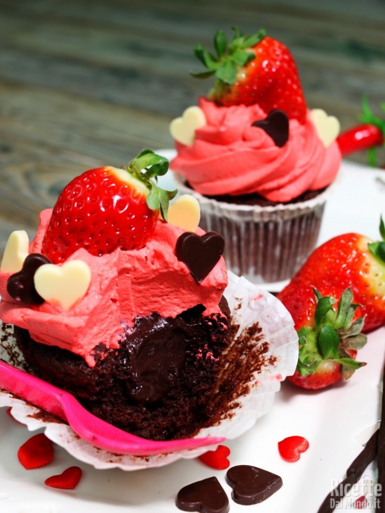 Come fare i cupcake al cioccolato con cuore piccante