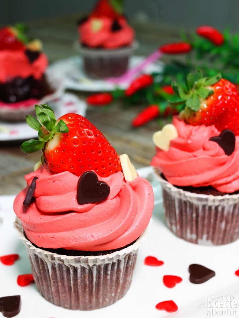 Cupcake al cioccolato con cuore piccante