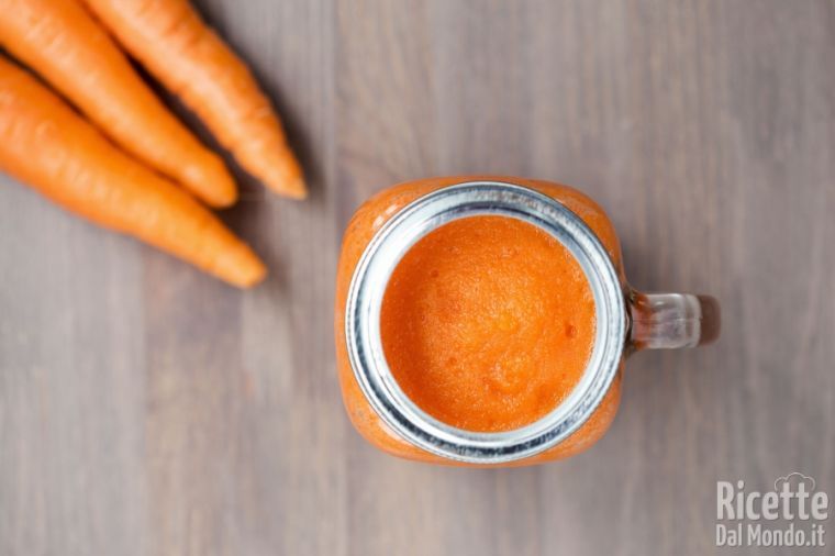 10 centrifugati estivi: carote e zenzero