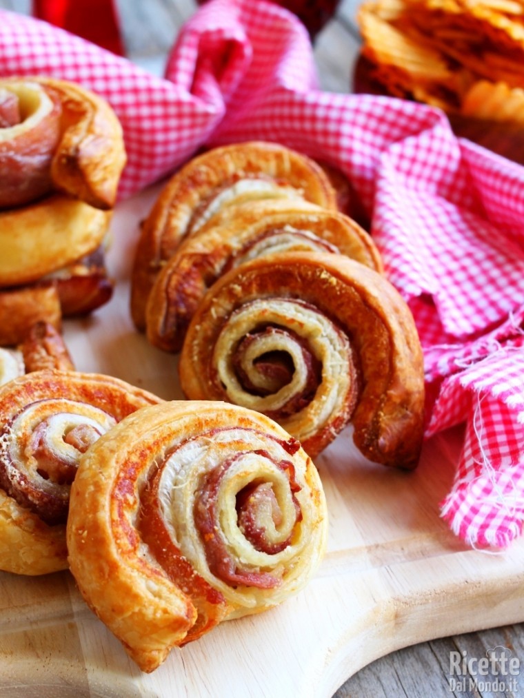 Come fare le chiocciole salate con prosciutto e parmigiano