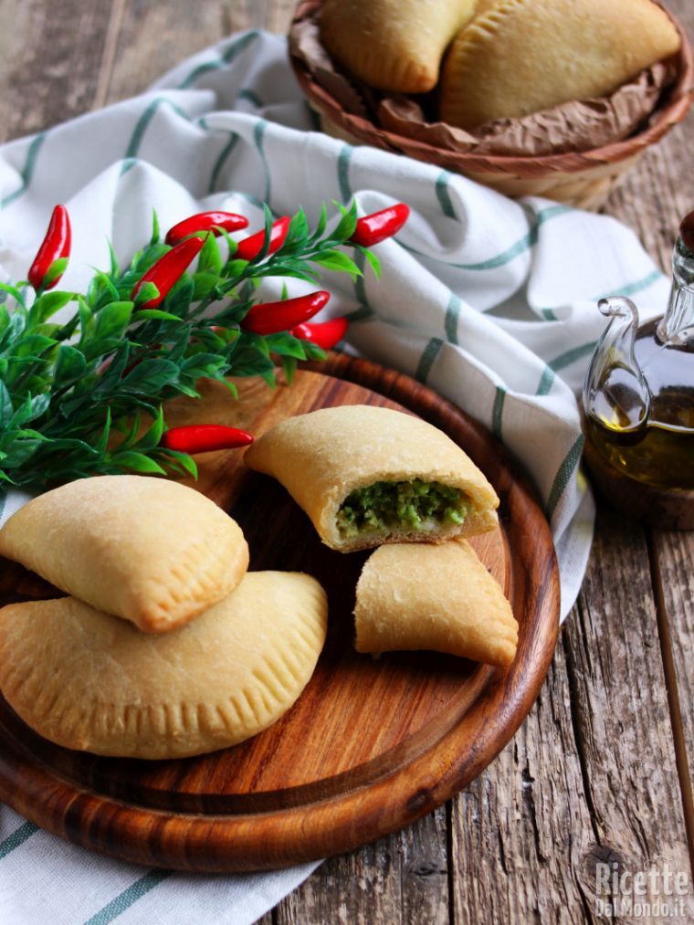 Ricetta calzoncini ripieni di broccolo e stracchino