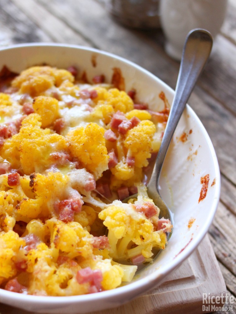 Come fare il cavolfiore con prosciutto e mozzarella