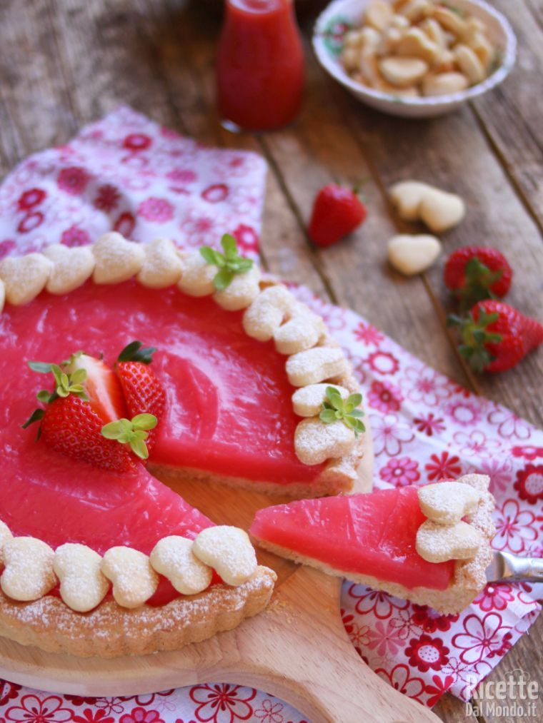 Come fare una crostata con crema alle fragole all'acqua