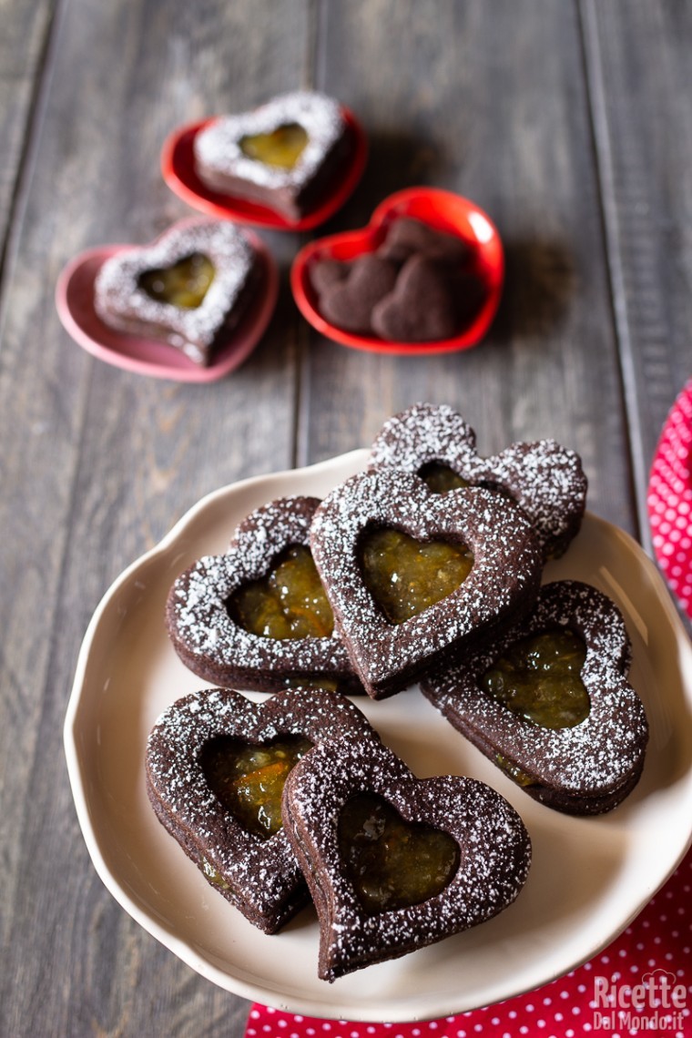 Ricetta cuori di frolla al cacao con marmellata