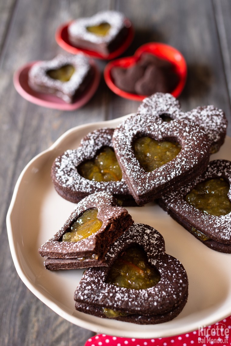 Cuori di frolla al cacao e marmellata di agrumi