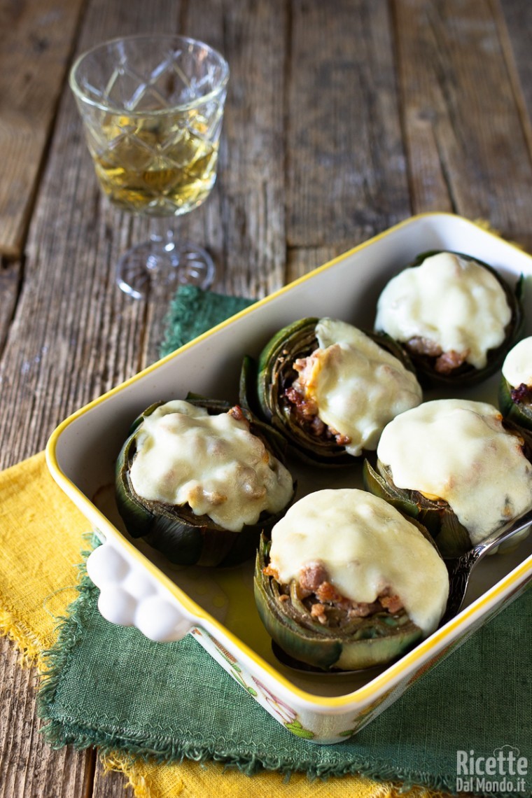 Ricetta carciofi ripieni di salsiccia e provola