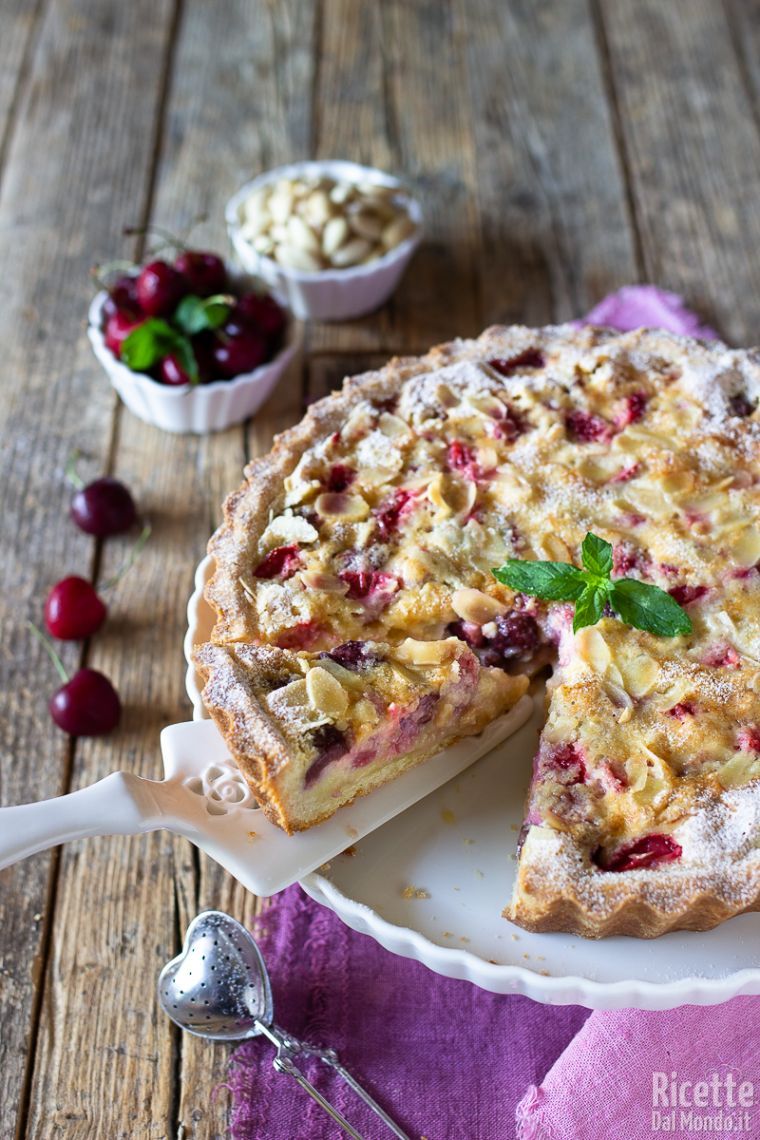 Come fare la crostata con crema frangipane e frutti rossi
