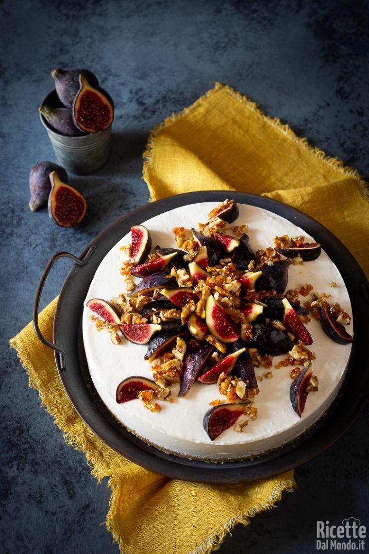 Ricetta cheesecake ricotta e fichi senza cottura