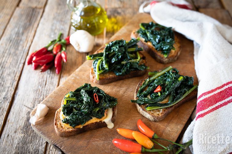 Crostoni con cavolo nero e provola filante!