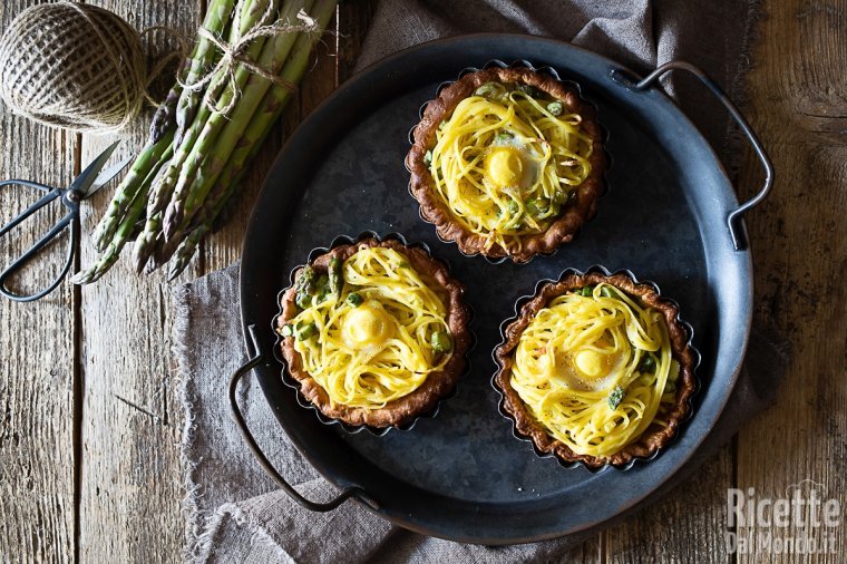 Crostatine di tagliolini agli asparagi. La ricetta sfiziosa per Pasqua!