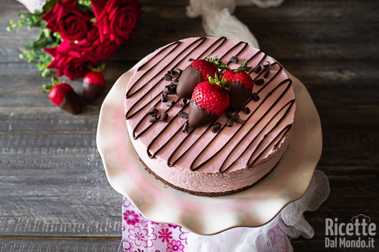 Cheesecake fragole e cioccolato