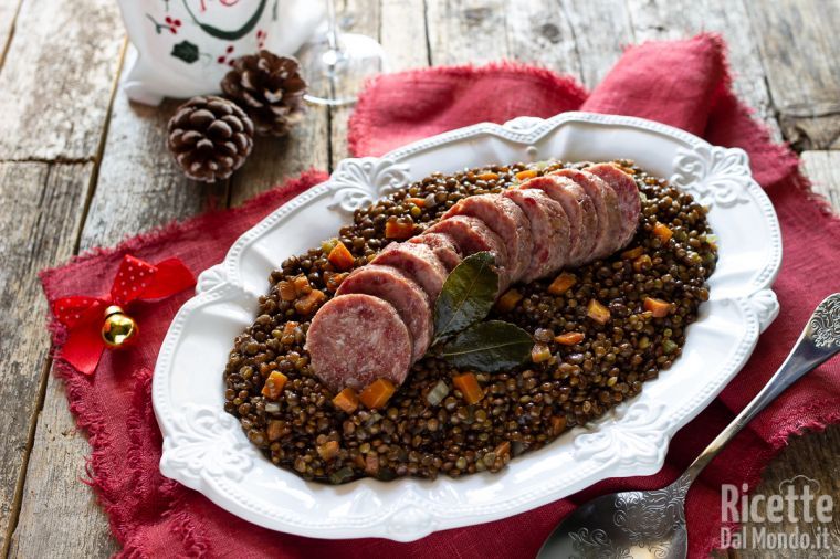 Ricetta Cotechino con lenticchie, il piatto immancabile per Capodanno!