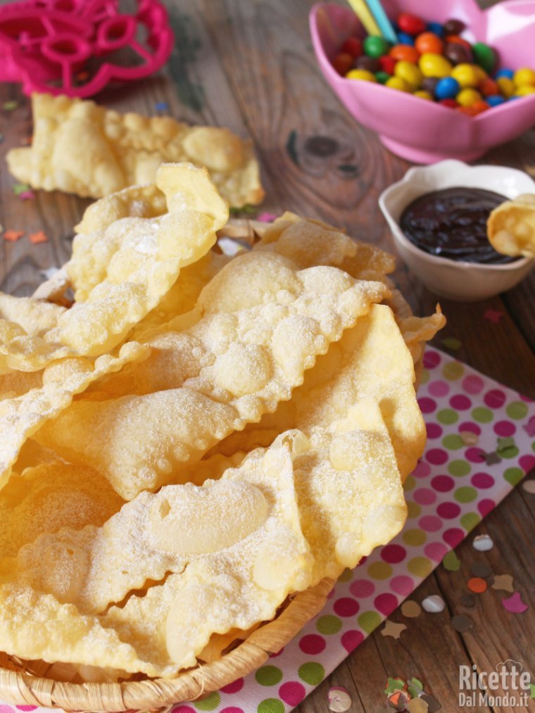 Friggere le chiacchiere
