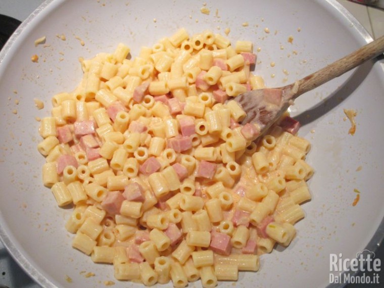 Ditali con la mortadella 7