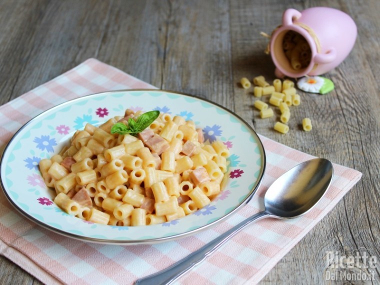 Ditali con la mortadella a cubetti