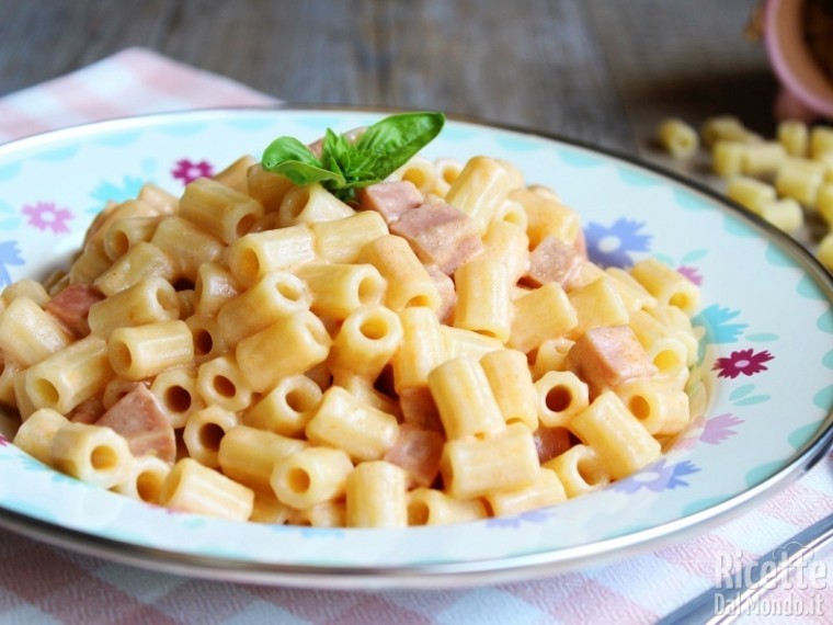 Ricetta ditali con la mortadella