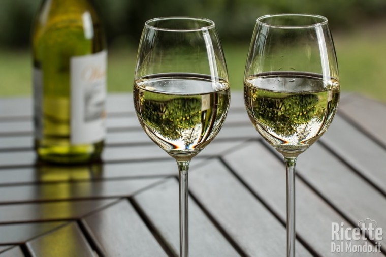 Degustazione del vino: esame visivo, olfattivo e gustativo
