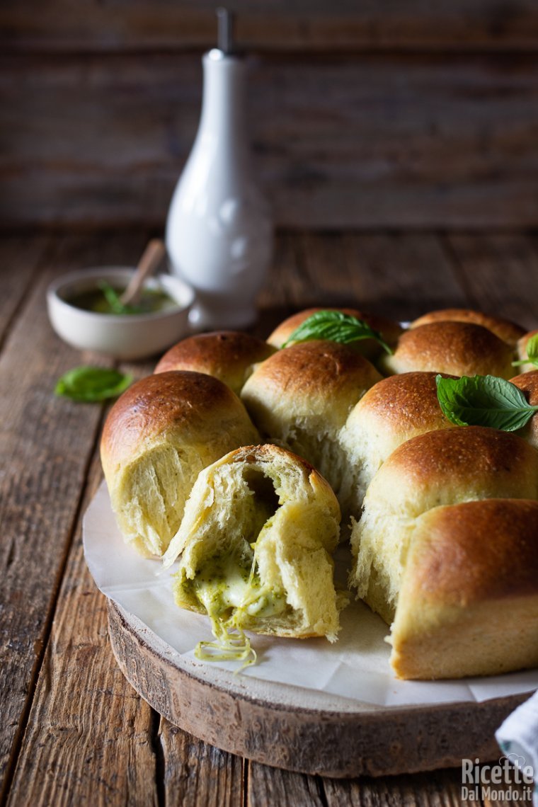 Come fare il danubio salato pesto e mozzarella