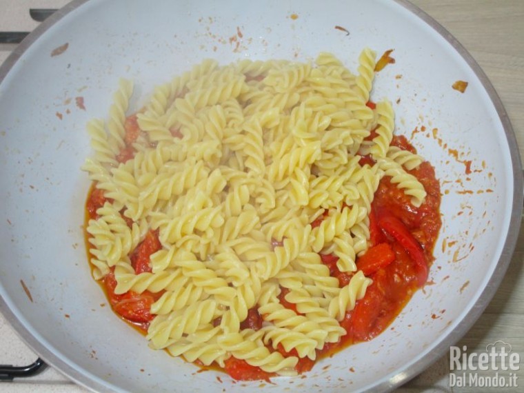 Fusilli peperoni e tonno 9