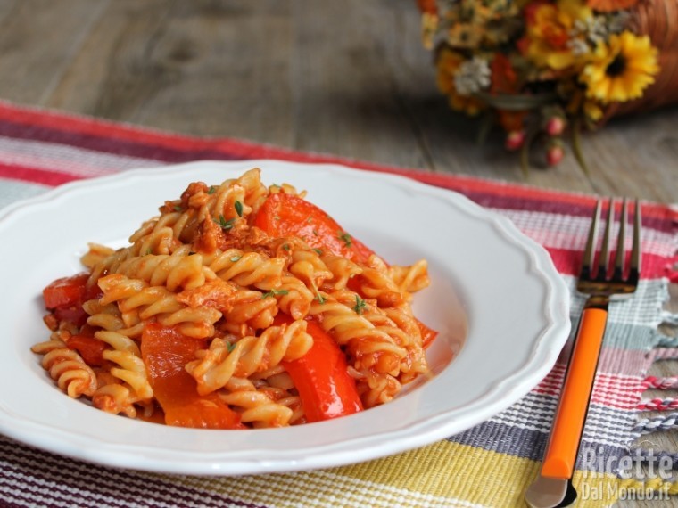 Fusilli con Peperoni e Tonno