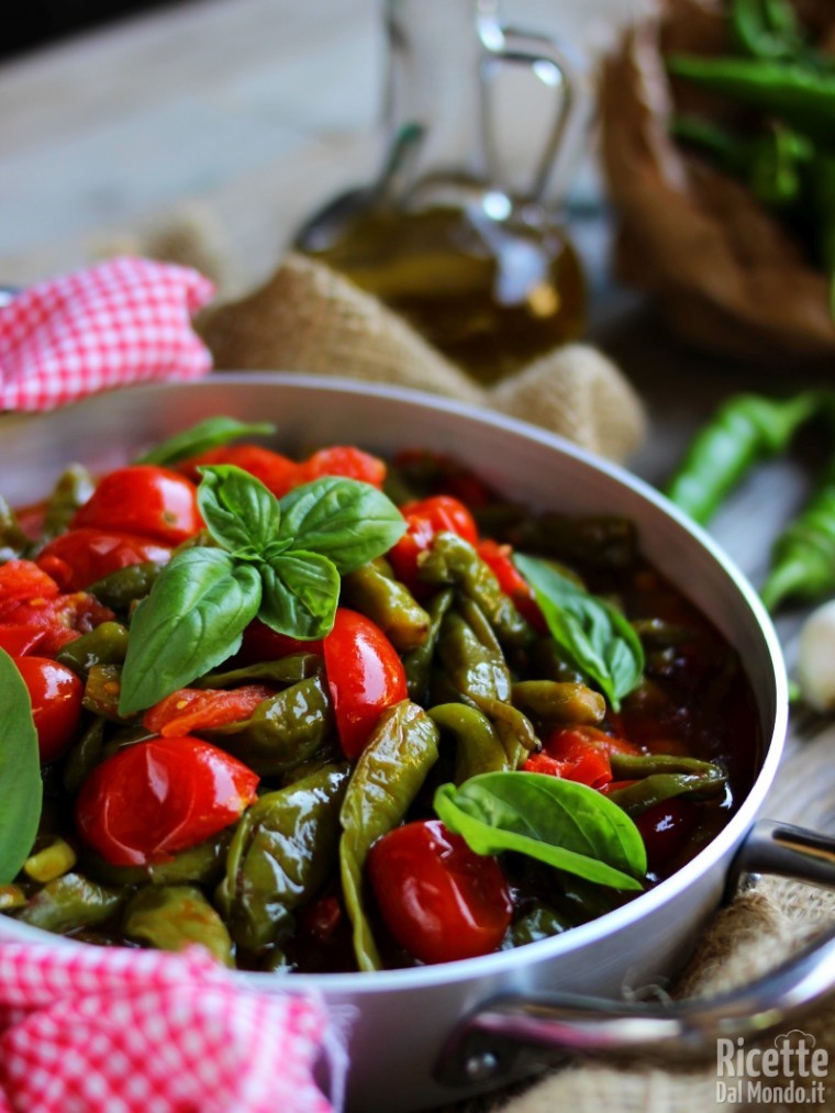 Come fare i friggitelli con pomodorini freschi