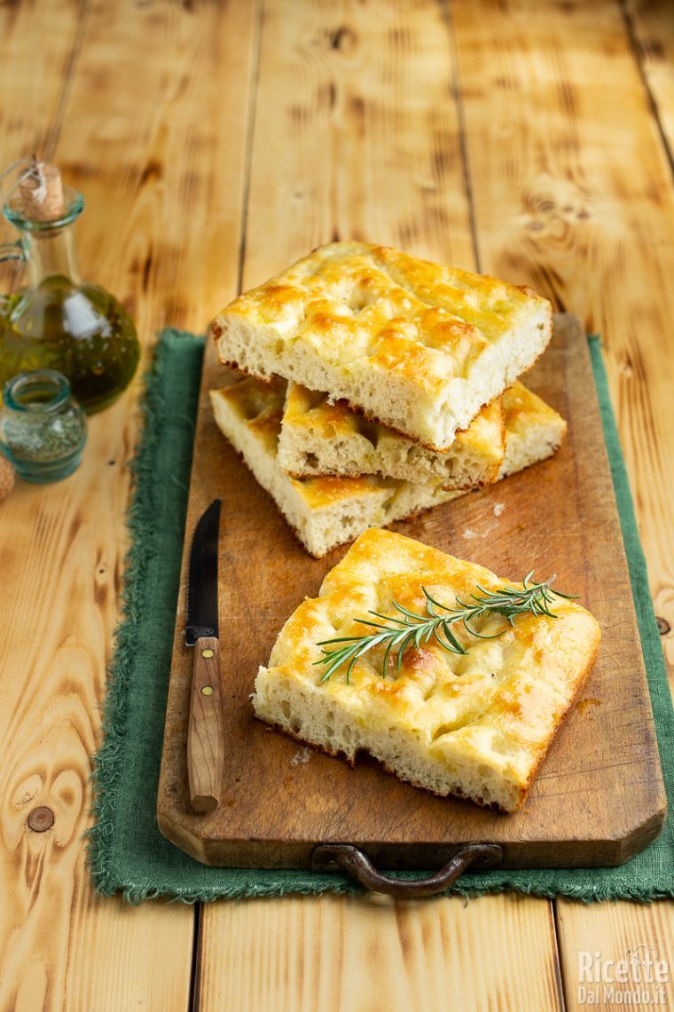 Ricetta focaccia Locatelli sofficissima