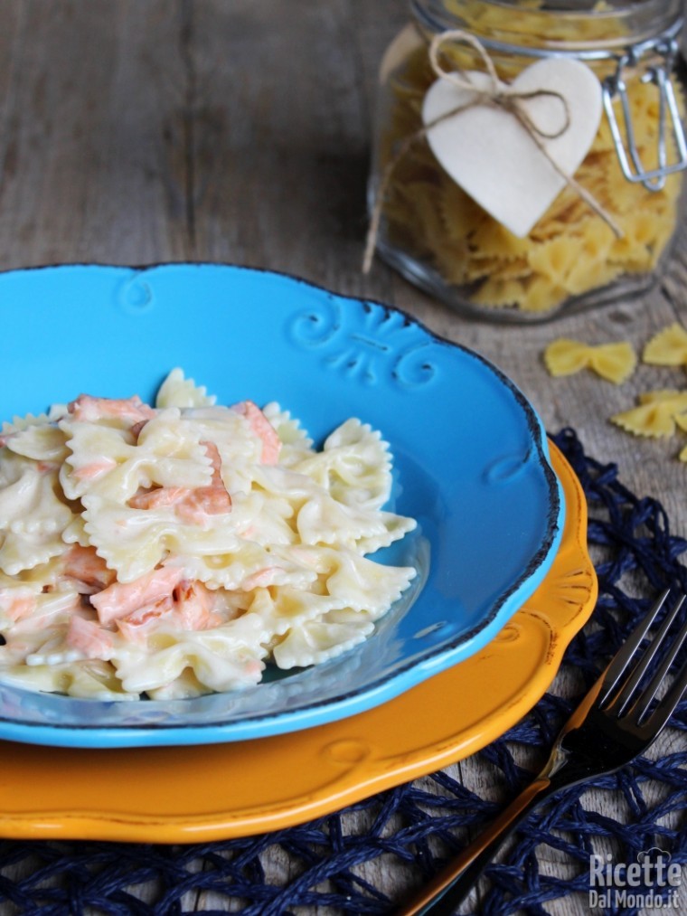 Come fare le farfalle al salmone affumicato