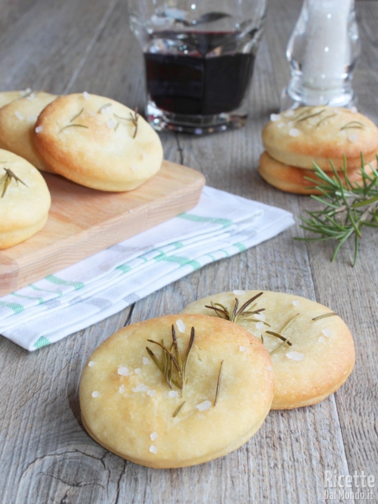 Come fare le focaccine di kamut con esubero di pasta madre