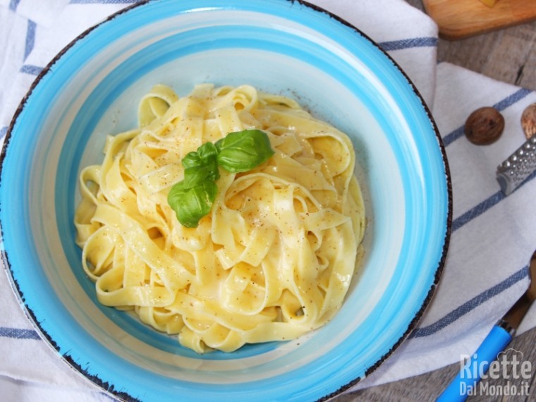 Ricetta fettuccine Alfredo