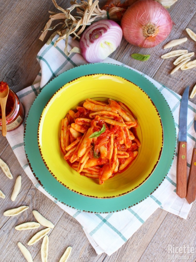Come fare i fusilli con la nduja