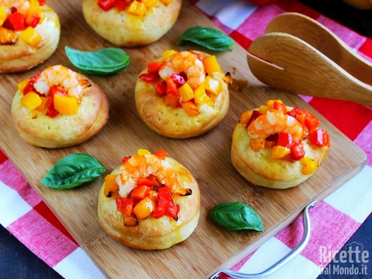 Ricetta focaccine soffici con peperoni e gamberi