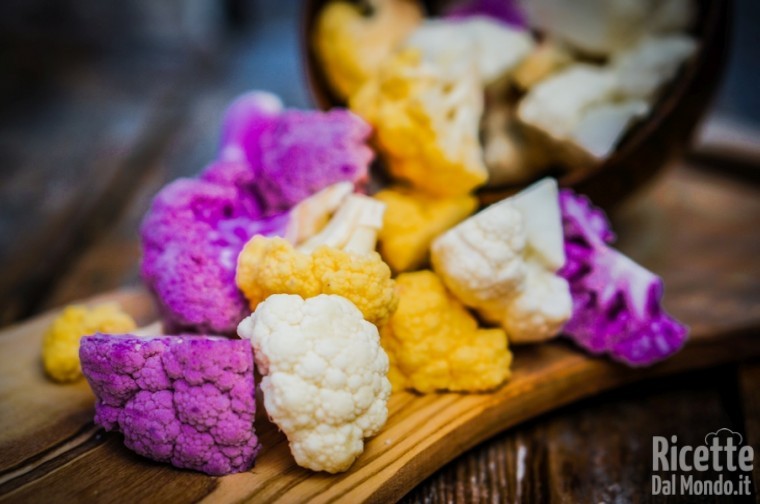 Cavolfiore viola, arancione e verde