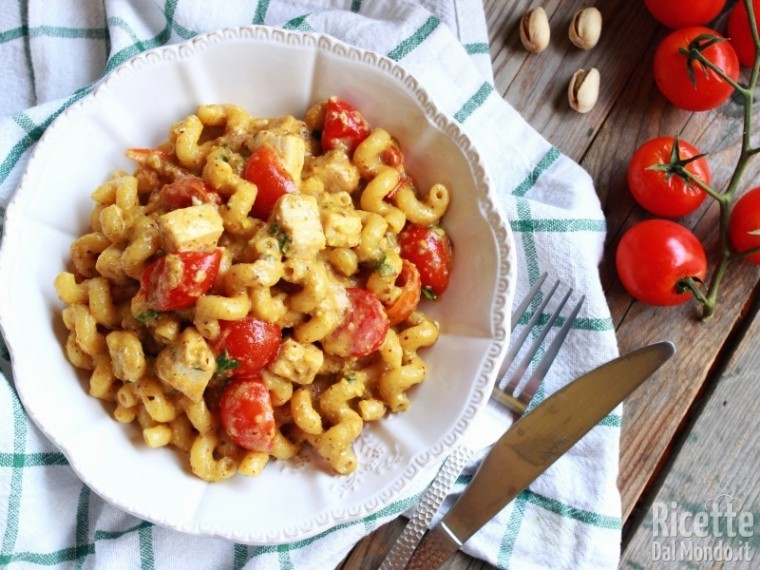 Ricetta fusilli con pesto di pistacchio e spada
