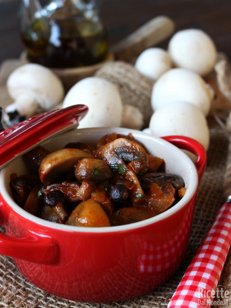 Come fare i funghi in umido