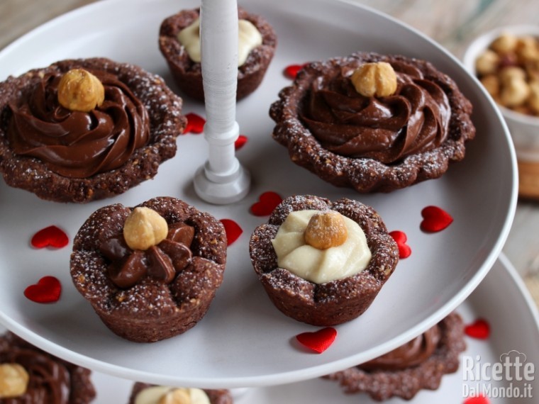 Ricetta fiorellini alle nocciole con crema al cioccolato
