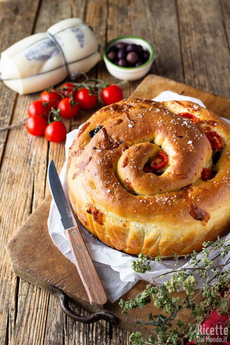 Ricetta focaccia arrotolata farcita morbidissima