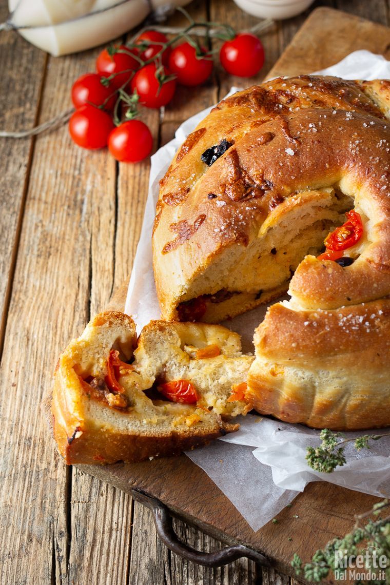 Come fare la focaccia arrotolata morbidissima