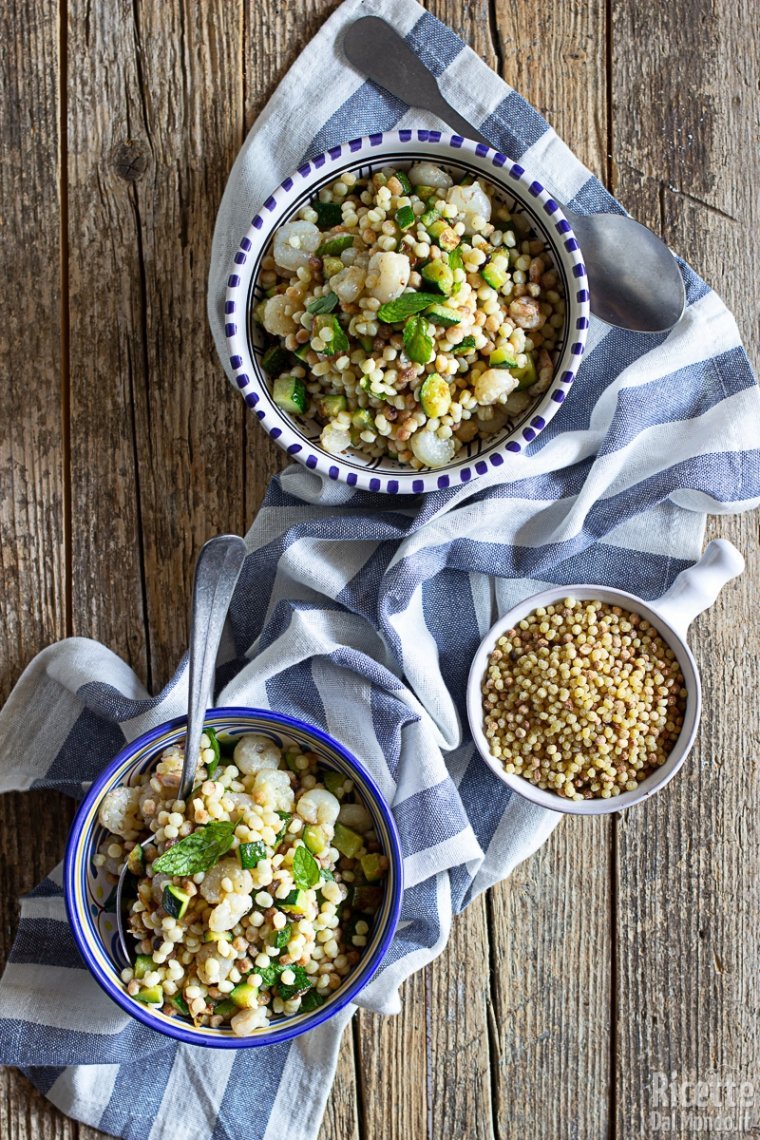Ricetta fregola con zucchine e gamberetti