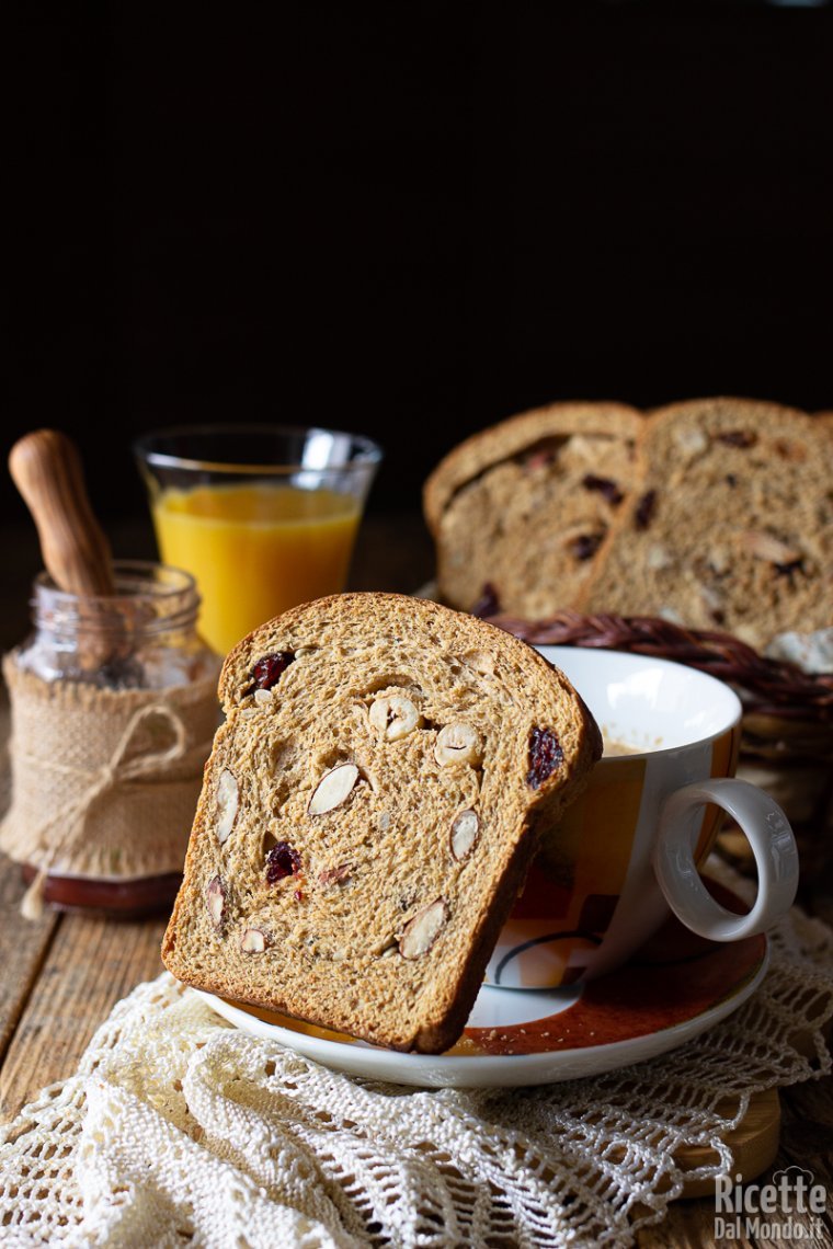 Ricetta fette biscottate integrali con frutta secca