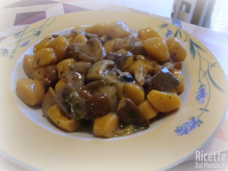 Ricetta Gnocchi di Zucca e Patate ai Funghi