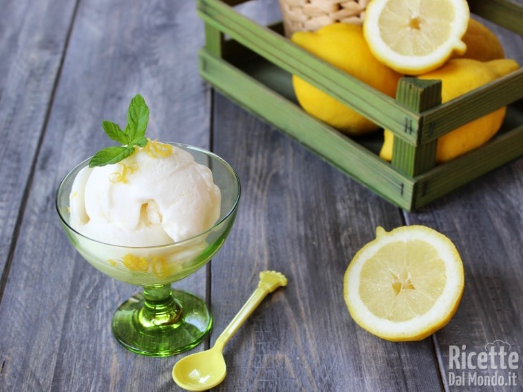 Gelato al limone fatto in casa | RicetteDalMondo.it