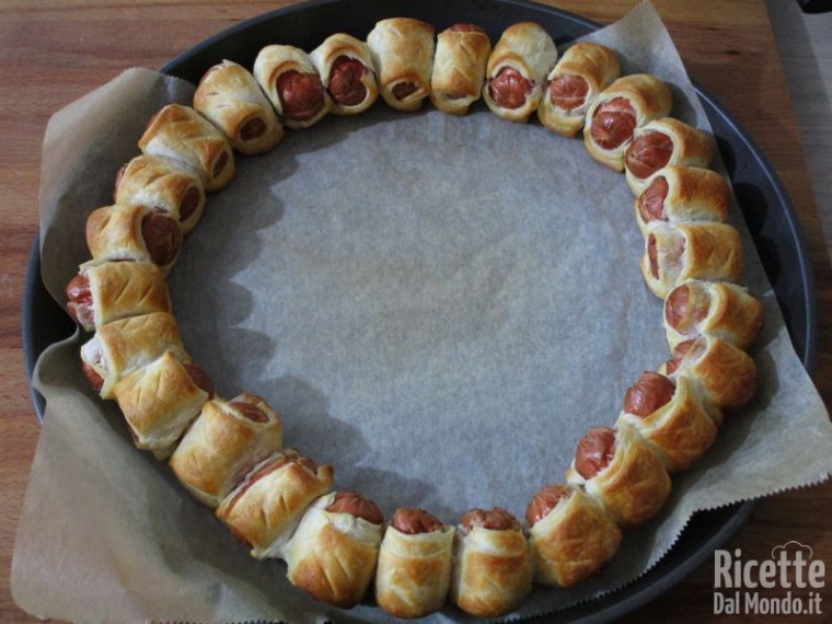 Ghirlanda salata di stuzzichini ai wurstel 7