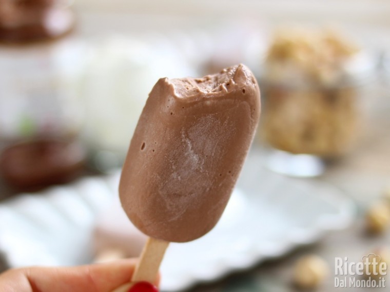 Come fare il ghiacciolo gelato con yogurt e Nocciolata