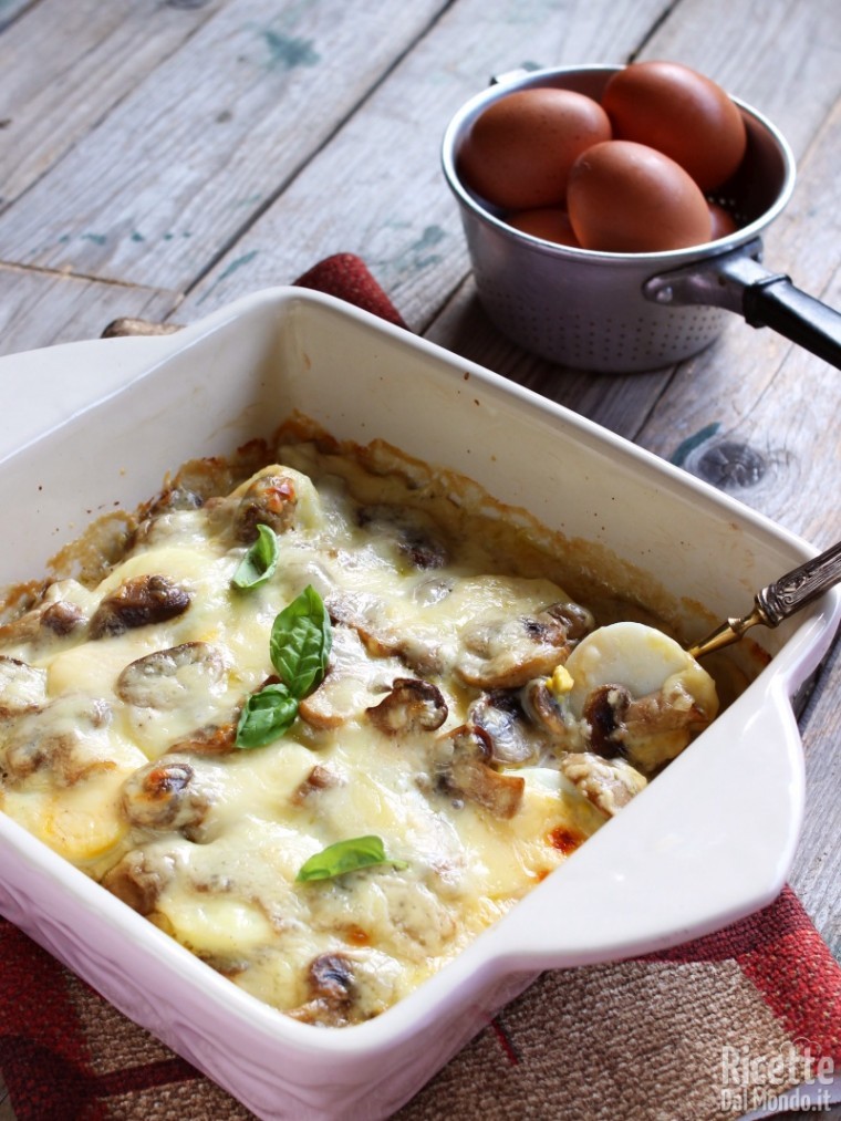 Gratin di uova e funghi al forno