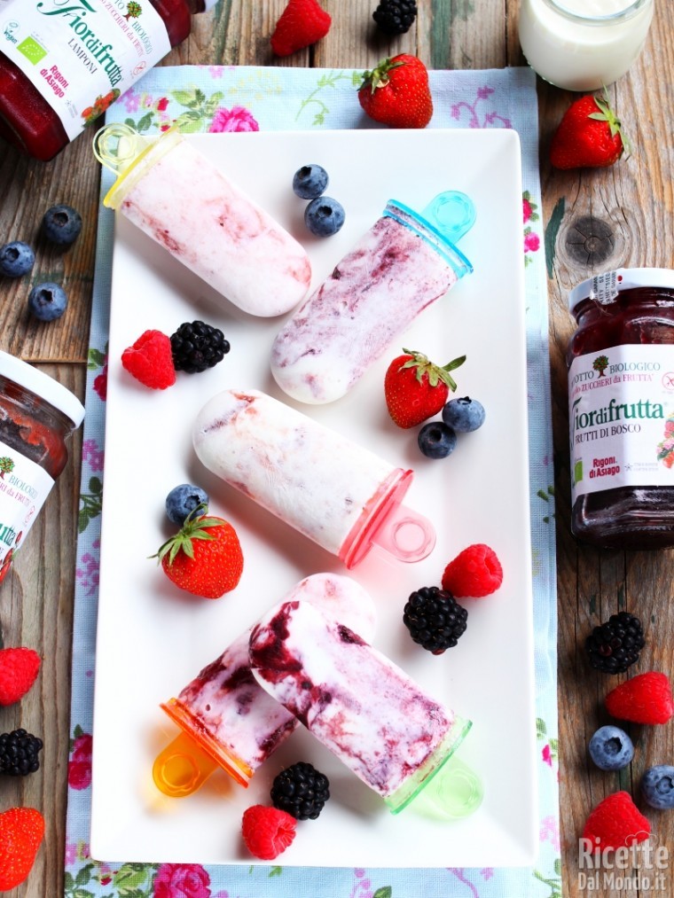 Come fare i ghiaccioli con yogurt e marmellata
