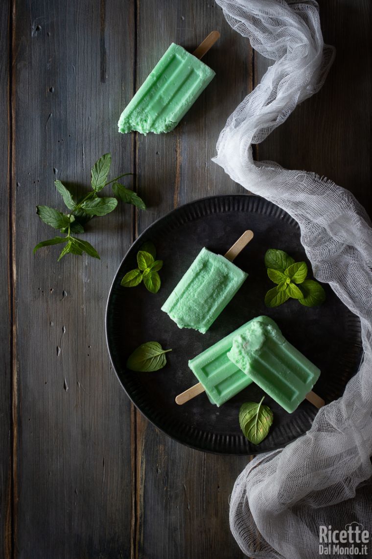 Ricetta ghiaccioli latte e menta fatti in casa