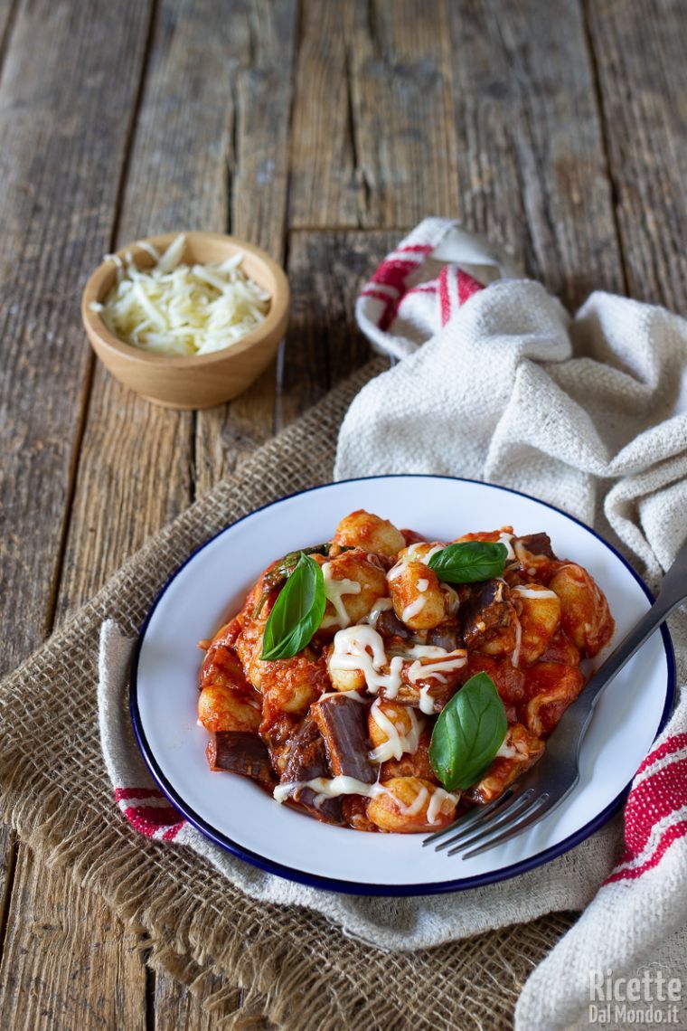Come fare gli gnocchi alla Norma