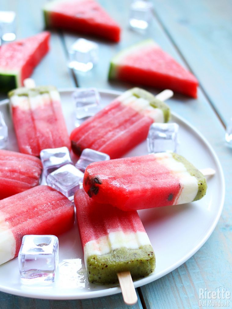 Come fare i ghiaccioli all'anguria
