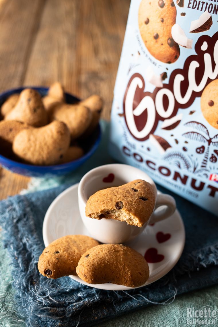 Gocciole coconut, gocce di cioccolato e cocco
