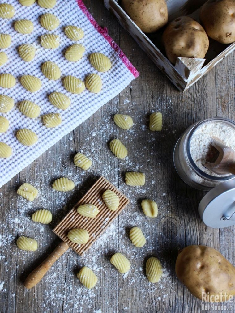 Gnocchi Di Patate Fatti In Casa Ricettedalmondo It